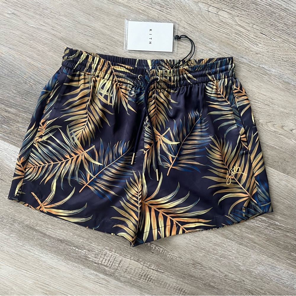 NWT Kith Ellen Shorts in Leaf Print as seen on Hailey Bieber